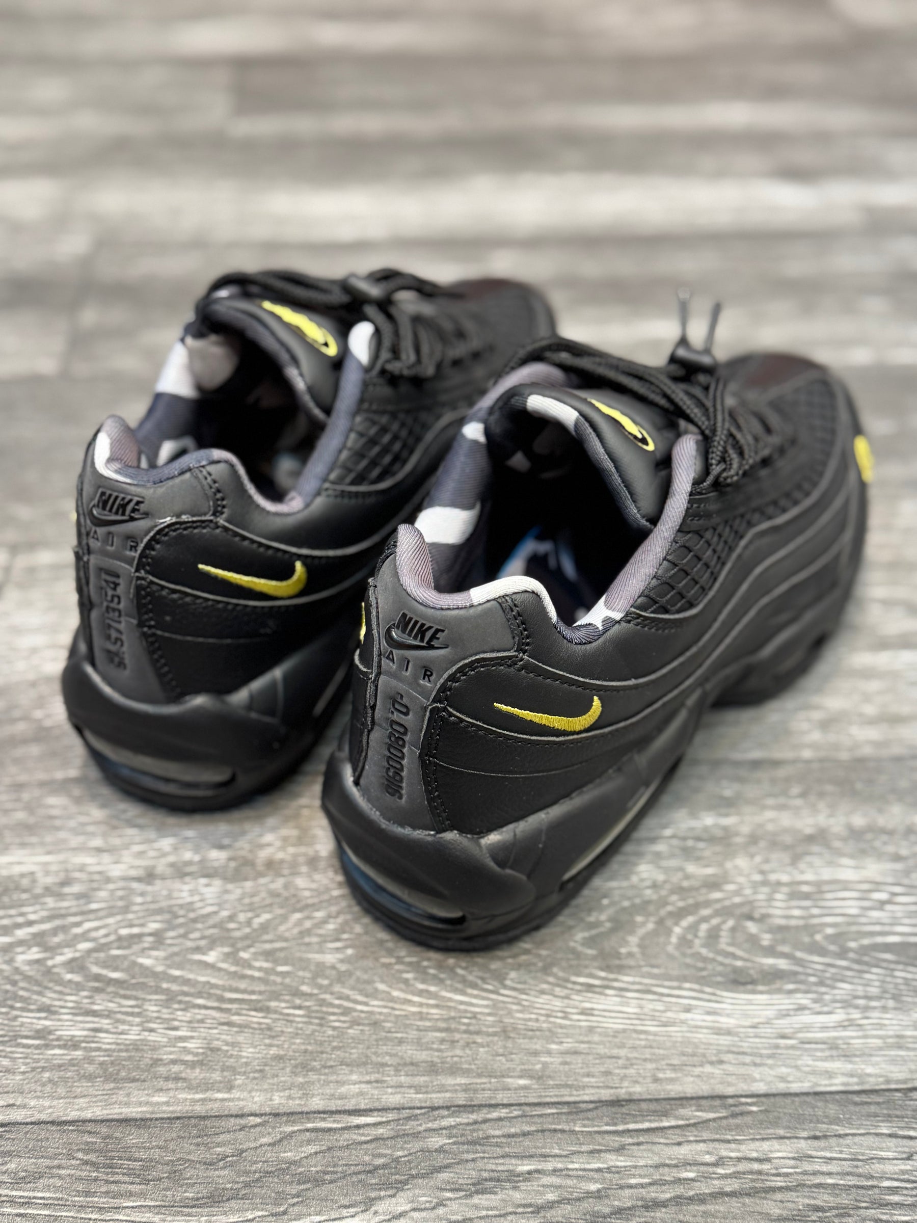 Tênis Air Max 95 Corteiz - Honey Black
